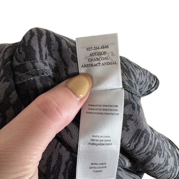 Rails Addison Smocked Waist Tiered Mini Skirt Charcoal Abstract Animal Gray XL - Picture 8 of 9